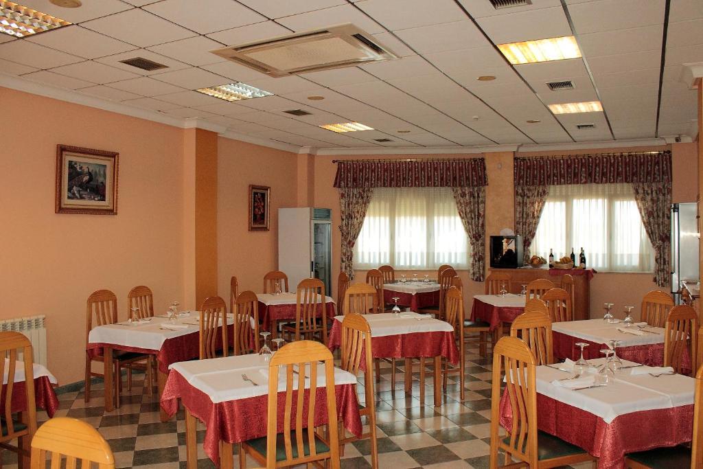 Hostal Castilla Бенавенте Экстерьер фото