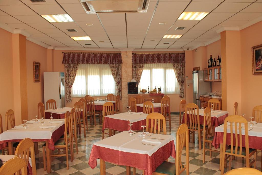 Hostal Castilla Бенавенте Экстерьер фото