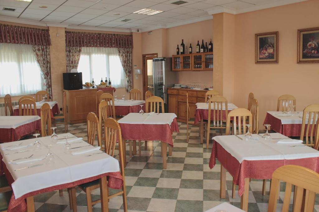 Hostal Castilla Бенавенте Экстерьер фото