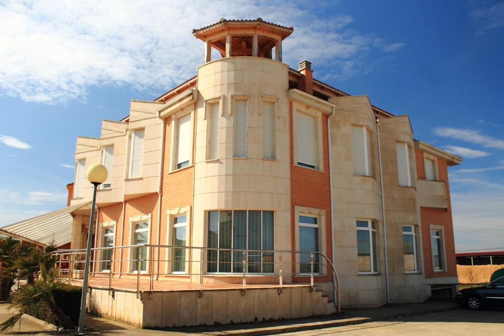 Hostal Castilla Бенавенте Экстерьер фото
